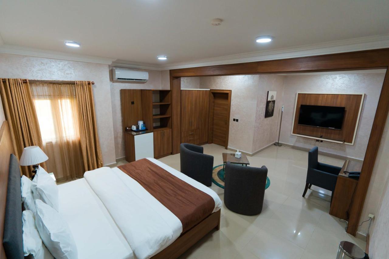 Phoenicia Suites Wupa Luaran gambar