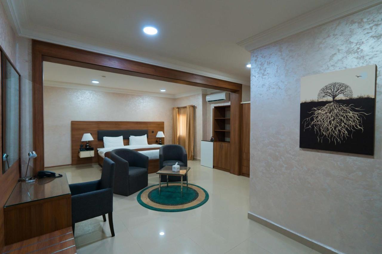 Phoenicia Suites Wupa Luaran gambar